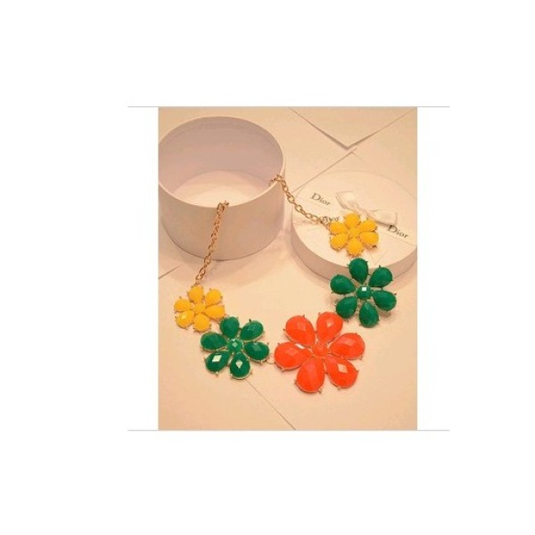 New Korean Colorful Flower Resin Acrylic  Gem Statement Necklace N-0162