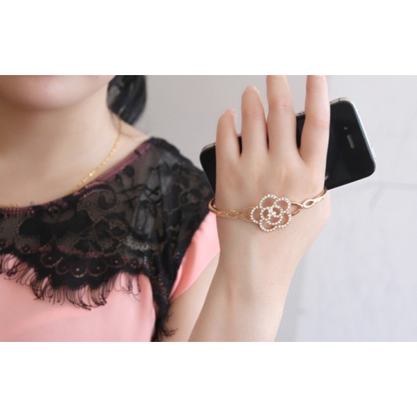 New Korean Style Gold/Silver Plated Alloy Rhinestone Hollow Out Flower Wrist Bracelet B-0296