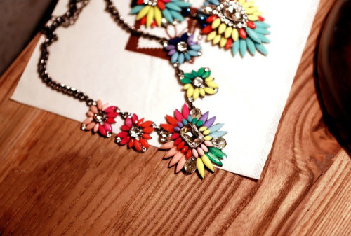 New Arrival Jewelry gun black metal Colorful Acrylic crystal Flower Statement Choker Necklaces N-3046