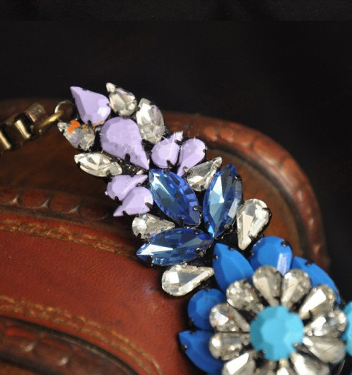 New Arrival Vintage Style Bronze Alloy fluorescence resin gem crystal flower  Choker Necklace N-3053