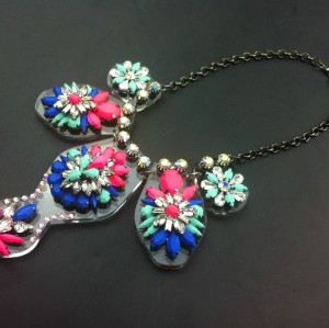 N-3071 Fashion Europe Style Jewelry clear acrylic colorful resin gem flower crystal star  necklace