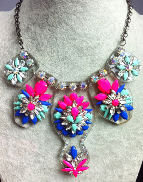 N-3071 Fashion Europe Style Jewelry clear acrylic colorful resin gem flower crystal star  necklace