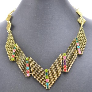 N-4278 European Vintage Gold Metal Hollow Out Rhombus Rhinestone Geometry Bib Pendant Necklace