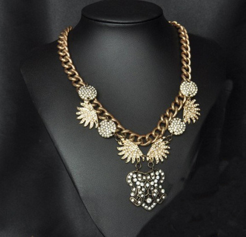N-3099 Europe Vintage Style Alloy Clear Rhinestone Round Flower Pendant Choker Necklace