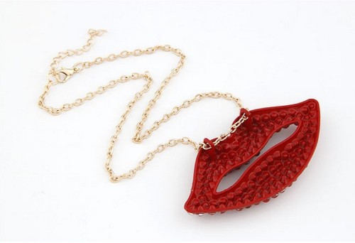 N-2913 New European Gold Plated Chain Red Rhinestone Lip Pendant Necklace