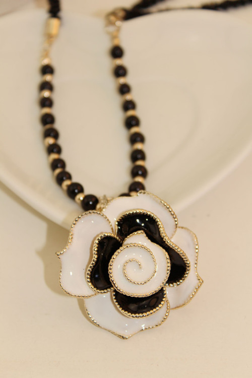 N-1652Fashion Korea style black beads Chain Rhinestone Enamel Rose Flower Pendant  Necklace