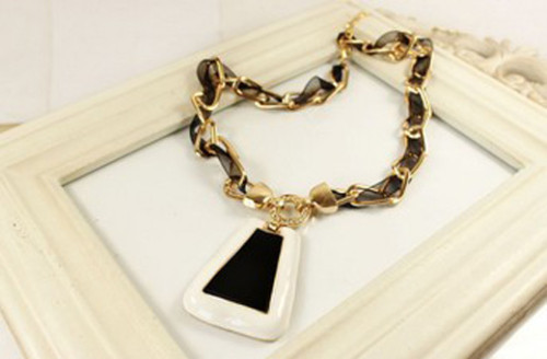N-3582 European Style Black silk Gold Plated Link Chain Enamel Trapezoid  Pendant Necklace