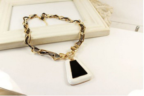 N-3582 European Style Black silk Gold Plated Link Chain Enamel Trapezoid  Pendant Necklace