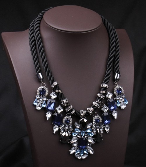 N-3590 European Style Gun Black Alloy  Double Chain Blue Red Square Drop Crystal Rhinestone Flower Necklace