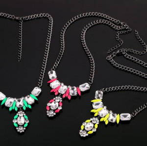 N-3588 European Style Gun Black Alloy Chain fluorescence color Resin Gem Crystal Flower Pendant Necklace