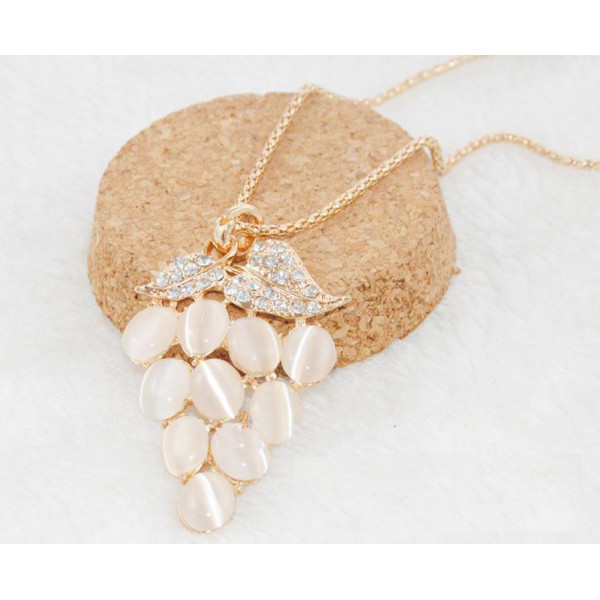 N-3601 Fashion Korea Style Gold Plated Alloy Rhinestone Opal Fruit Grape Pendant Necklace