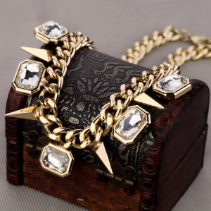 N-1361 Korea Style Gold Plated Alloy Square Crystal Rivets Choker Necklace
