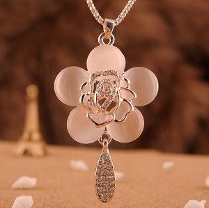 N-0166 Korea Style Gold Plated Alloy Charming Opal Rose Flower Pendant Long Chain  Necklace