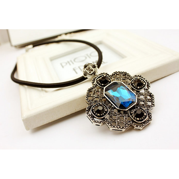 N-3798 European Style Black Chain Hollow Out Rhinestone Crystal Cross Pendant Necklace