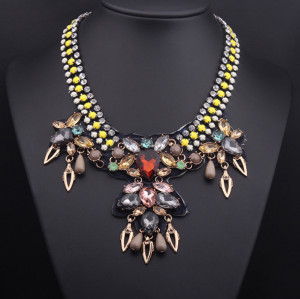 N-3792﻿﻿European Style Rhinestone Resin Gem Flat Chain Drop Crystal Flowers Leaves Choker Necklace