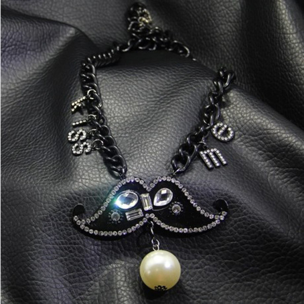 N-3821 New Fashion Black Alloy Chain Rhinestone Crystal Pearl Tassels Mustache Pendant Necklace