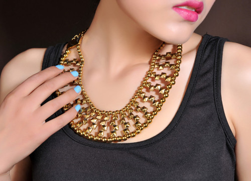 N-3830 Vintage Style Bronze Alloy Beads Rivets Shape Hollow Out Collar Necklace