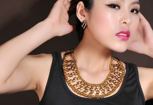 N-3830 Vintage Style Bronze Alloy Beads Rivets Shape Hollow Out Collar Necklace