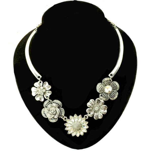 N-3926 Vintage Style Zamac Jewelry Rhinestone Crystal Flower Charming Necklace