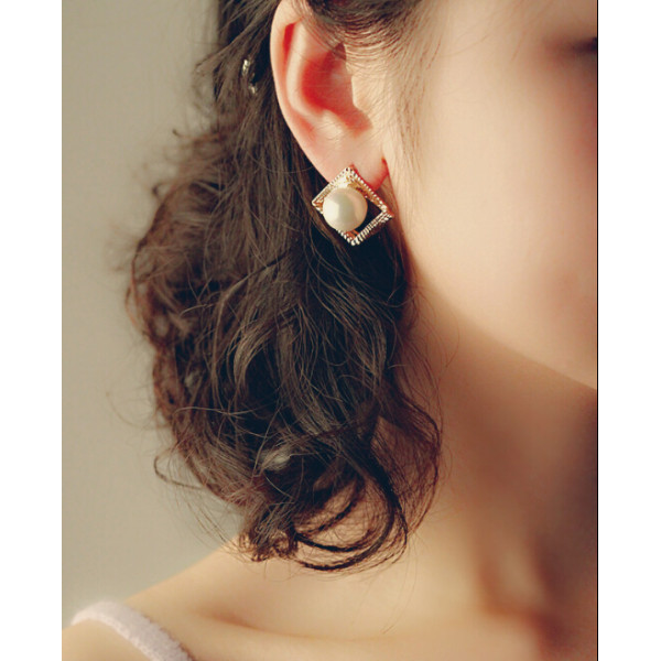 E-3163 Korea style gold palted alloy rhinestone multi-level square pearl cute stud earrings