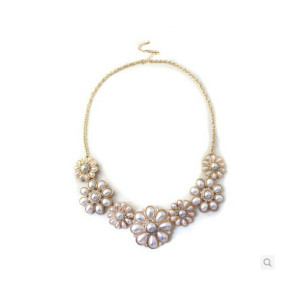 N-5054 Korea Style  Gold Plated Chain  Rhinestone Pearl White Flower Choker Necklace
