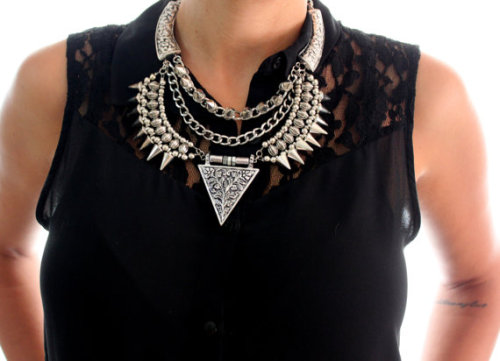 N-3777 European Style Vintage Silver Alloy Carving Flower Rivets Tassels Chains Triangle Pendant Necklace