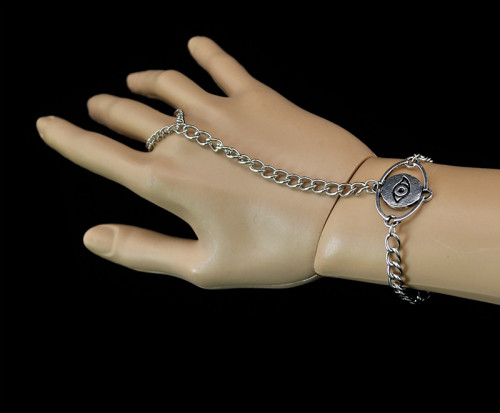 B-0501 Gothic vintage silver / gold plated eye slave bracelet with ring