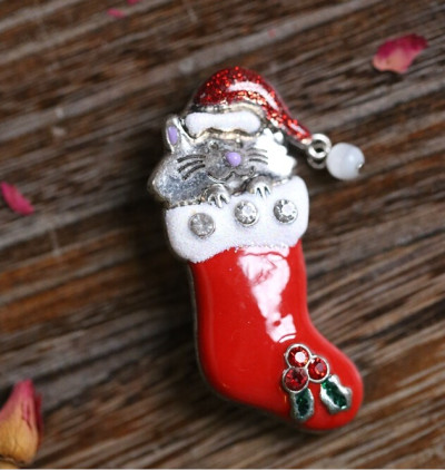 P-0191Fashion Red Cat Alloy Beautiful Lovely Christmas Brooch Pin