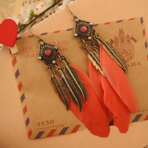 E-3639  Vintage Bronze Leaf Blue Black Pink Feather Earrings for Women New Charming Ethnic Jewelry Dangle Earrings