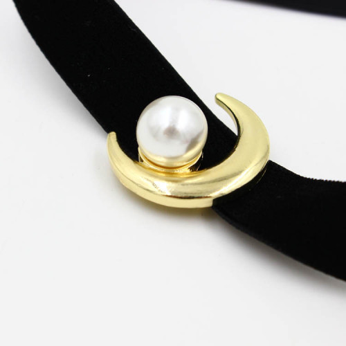 N-5996 Unique European Fashion Sexy Leather Chokers Necklace Moon Shape Pearl Pendant Necklace for Women Jewelry