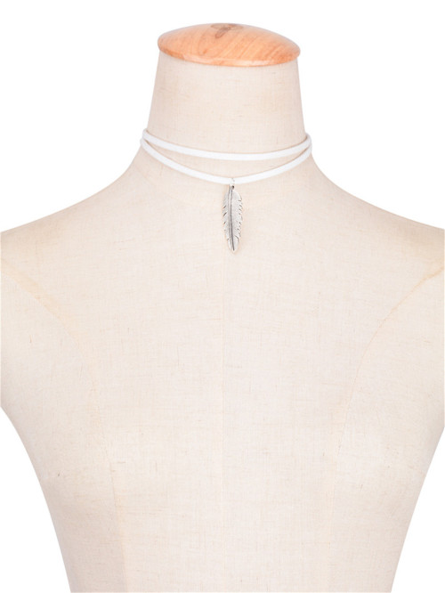 N-6413 Korean Fashion Black Velvet Rope Leaf Pendant Choker Necklace Jewelry