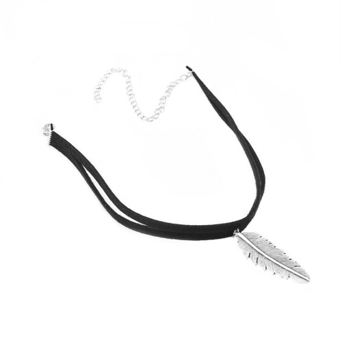 N-6413 Korean Fashion Black Velvet Rope Leaf Pendant Choker Necklace Jewelry