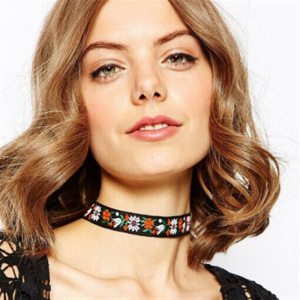 N-6428  Handmade Lace Embroidery Flowers Bohemian National Wind Choker Necklace