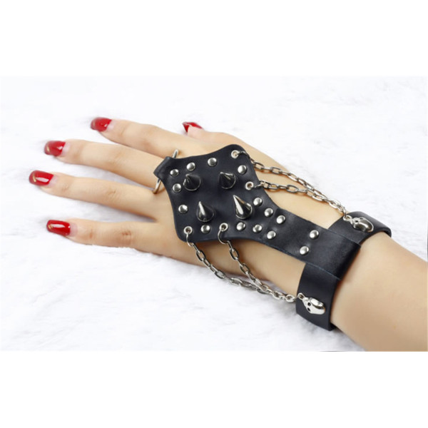 B-0813 Punk Personality Skull Rivet Adjustable Cuff Bangle Bracelet with Finger Ring Unisex Bracelets
