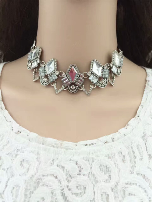 N-6611 Fashion Collar Bib Neckchain Geometry Diamond Shape Crystal Rhinestones Short Chain Necklace  2 Colors