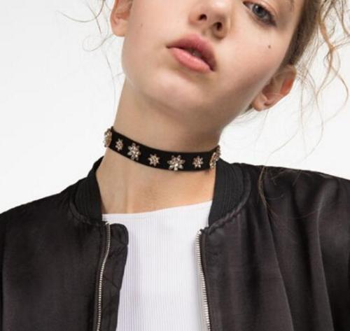 N-6497  Women Black Retro Velvet  Crystal Collars Necklace Choker Short Clavicle Chain