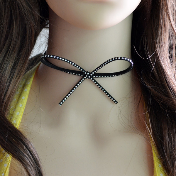 N-6683 Cute Bow-tie Design Rivet Nail Velvet Neck Strap Choker Necklace Collar Clavicle Chain