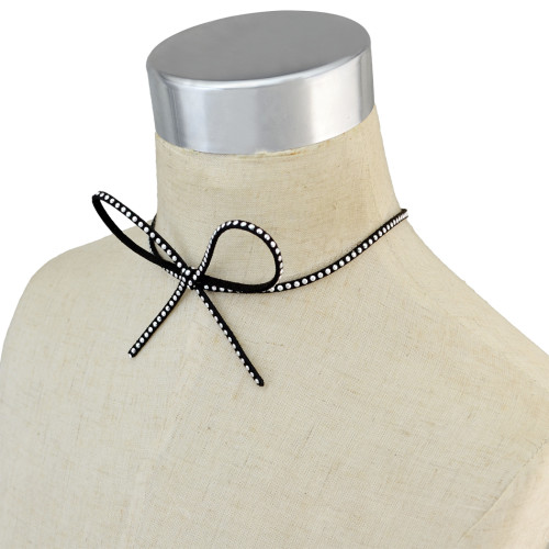 N-6683 Cute Bow-tie Design Rivet Nail Velvet Neck Strap Choker Necklace Collar Clavicle Chain