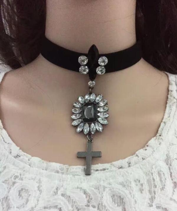 N-6740 Fashion Jewelry Big Rhinestone Adjustable Choker Necklace Velvet Necklace for Women