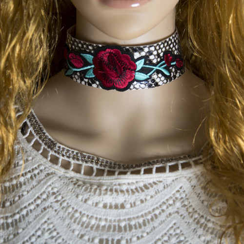 N-6887 Fashion Bohemian Red Flower Thread White Velvet Choker Necklaces for Women Party Jewelry Gift