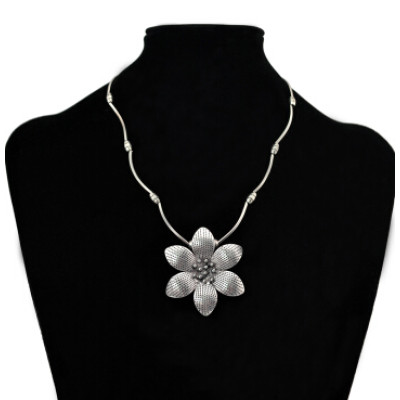 N-6891 3 style New Fashion Silver Plated Butterfly Leaf Flower Shaped Choker Necklace Women Fashion Jewelry