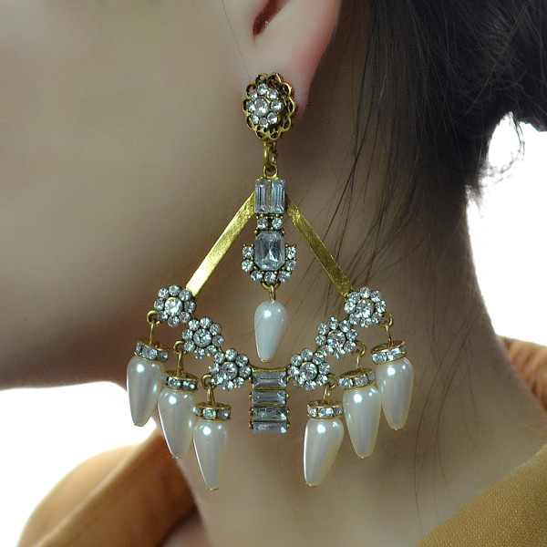 E-4183 Fashion Luxury Crystal Rhinestone Pearl Tassel Charm Drop Stud Earring for Women Jewelry