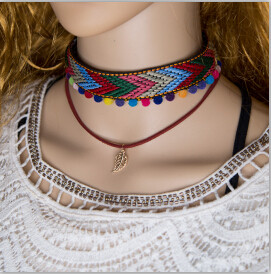 N-6905 Handmade Bohemia Choker Necklace Woven Plush Ball Pendant Ethnic Collar Choker Necklace For Women