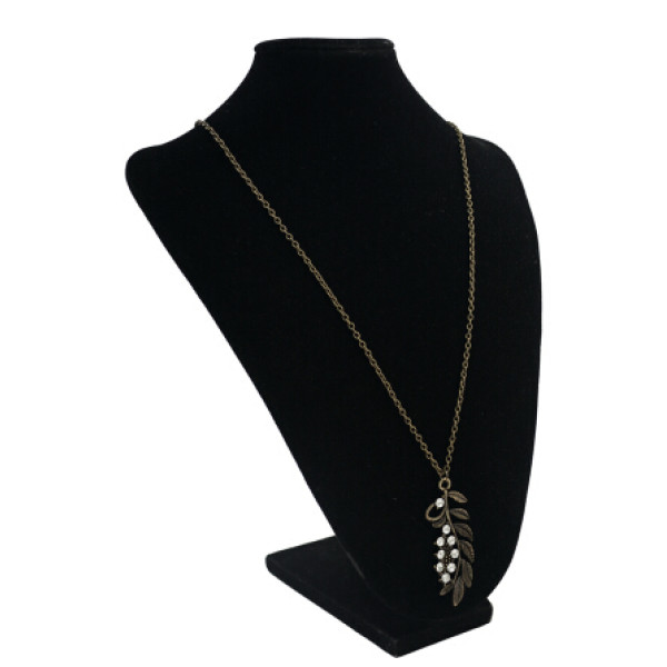 N-0128 Retro Vintage Leaf Pendant Necklaces for Women Ladies Party Anniversary Jewelry Gift