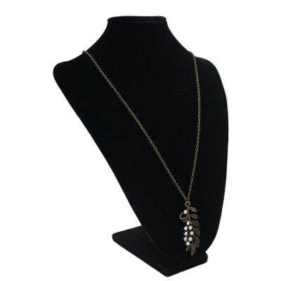 N-0128 Retro Vintage Leaf Pendant Necklaces for Women Ladies Party Anniversary Jewelry Gift