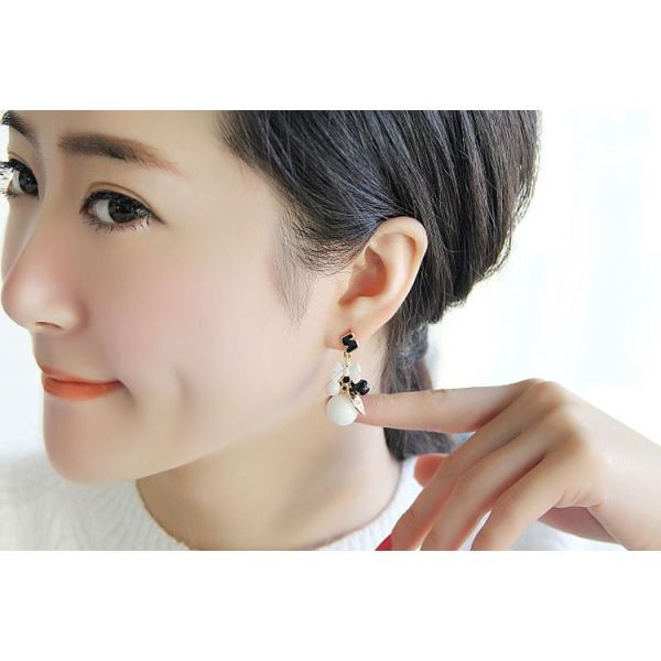 E-3541 New Fashion Korea style N letter Asymmetrical White Fruit Opal Bead Dangle Earrings For Women Jewelry