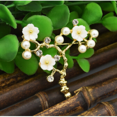 P-0423  Korean Women Fashion Cute Delicate Pearl  Gold Sprig Shaped  Flower Brooches Pin Scarf  Sweater Accessory