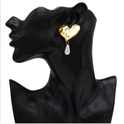 E-5027 New  Fashion Gold Alloy Love Heart Shaped  Drop Earrings Artificial Pearl  Pendant Earrings for Women Valentine's Day Gift