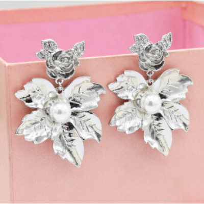 E-5029 2 Colors New Fashion Gold Silver Alloy Leaf Flower Shaped  Drop Earrings Artificial Pearl  Pendant Earrings Rose Ear Stud for Women Valentine's Day Gift