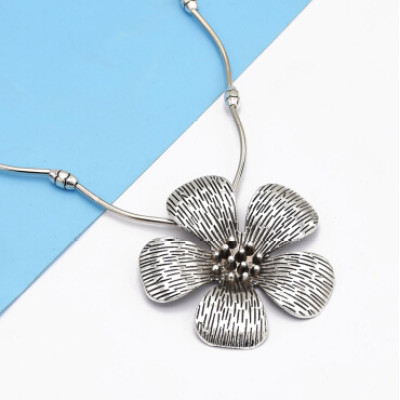 N-7185 Bohemian Vintage Silver Statement Necklace Carved Flower Turkish Round Shape Choker Necklaces Women Jewelry